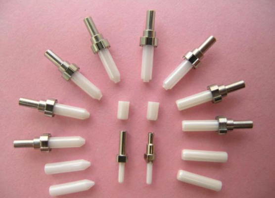 Ferrule cerâmica de zircônio de usinagem de precisão para ligação de cabo de fibra óptica