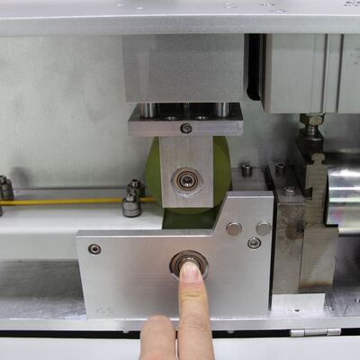 CLX-96 Máquina automática de corte de cabo de fibra óptica com velocidade de 1,6-2,1 m/s para cabos de correção de 0,9 mm-6 mm e interface táctil